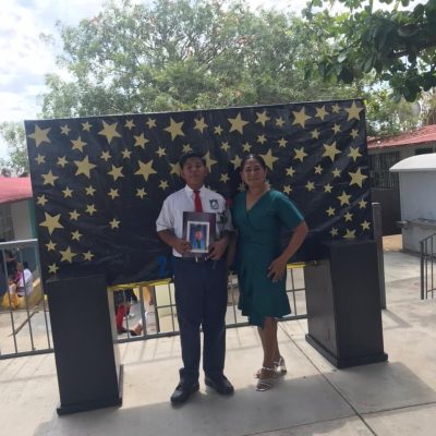 William-Carlo-graduacion-con-mama.jpg