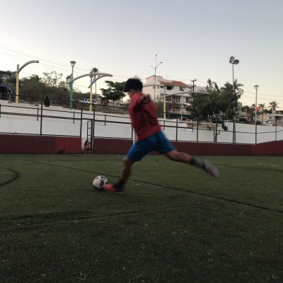 William-Carlo-jugando-fut.jpeg